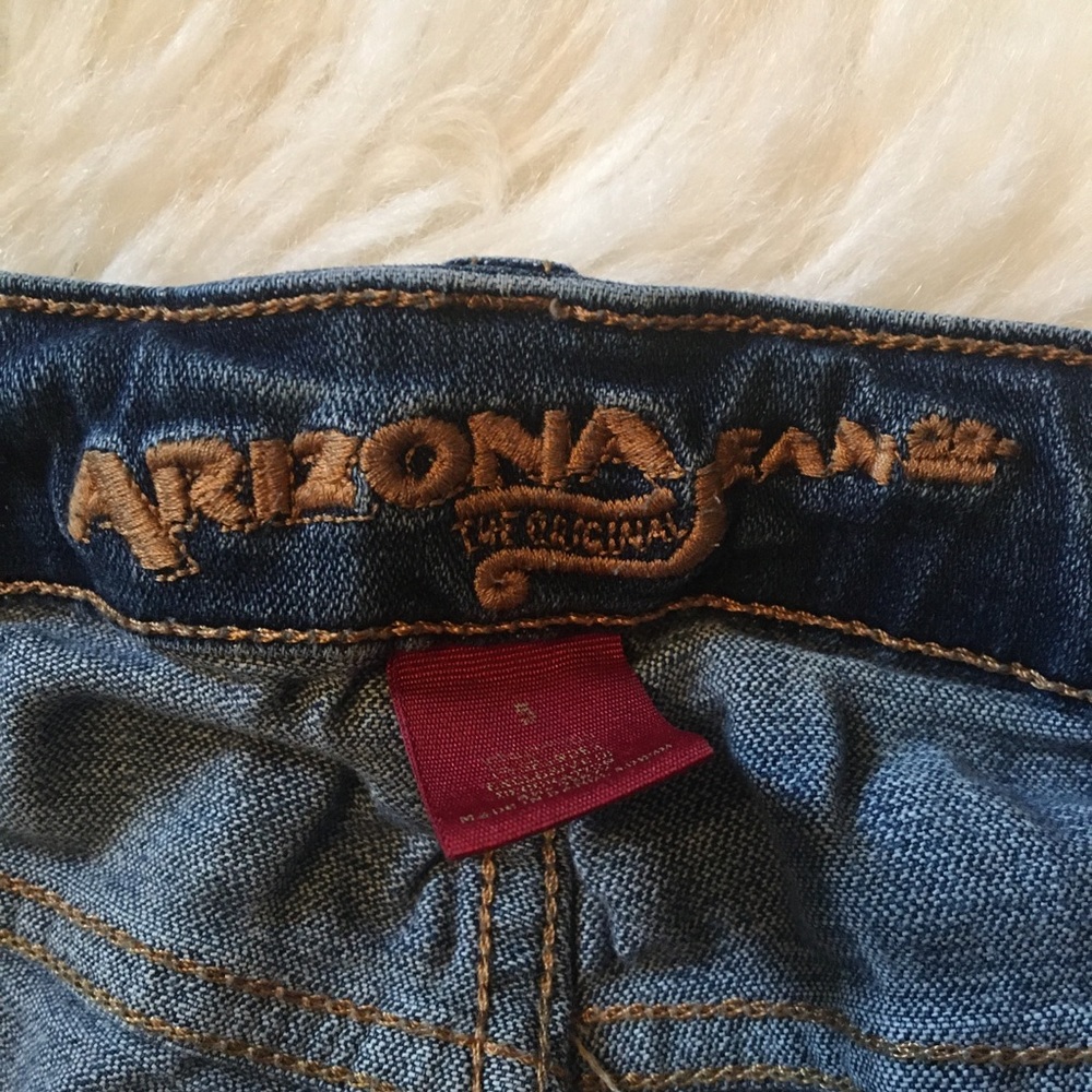 Arizona Jean Co. Midi Shorts - Picture 4 of 4